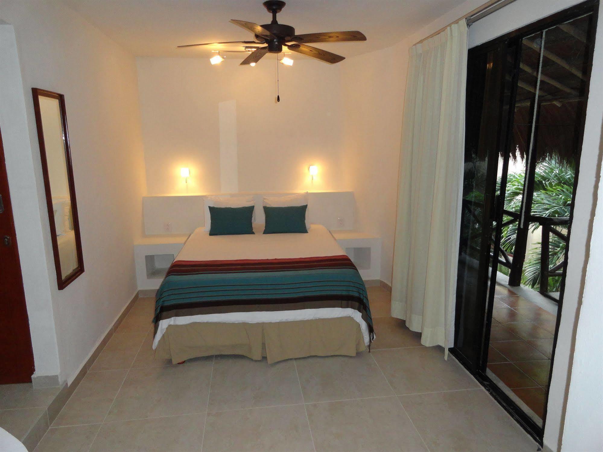 Hotel Club Yebo Playa del Carmen Luaran gambar